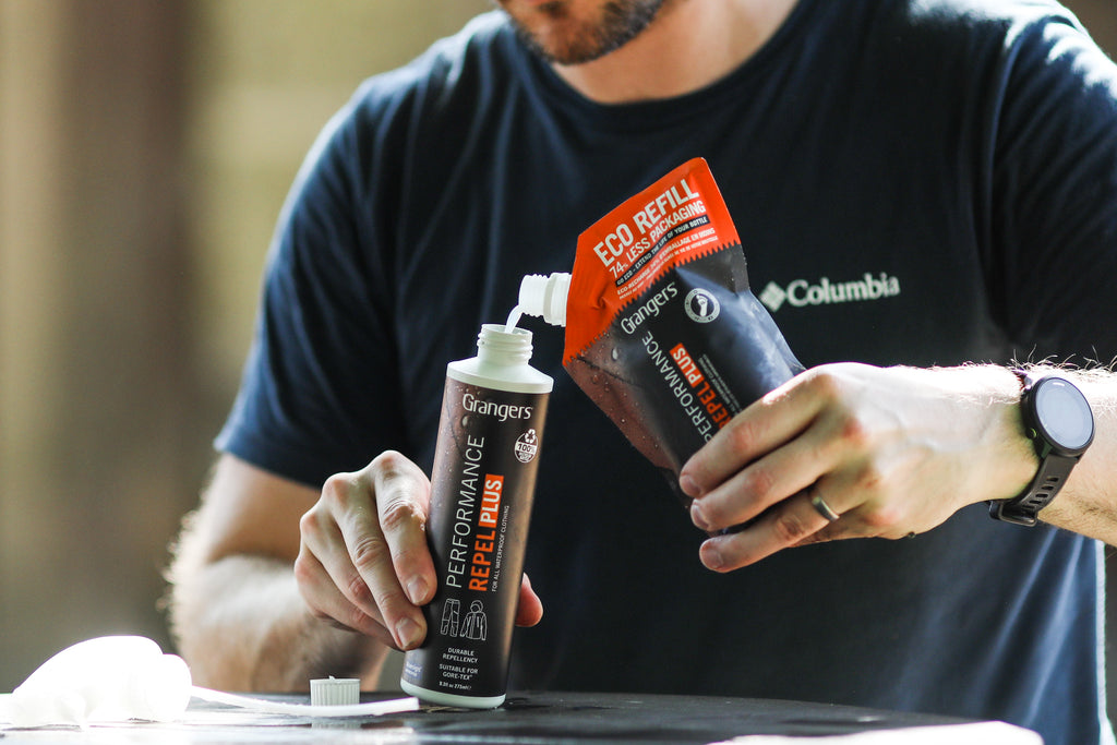 Grangers Performance Repel Plus sprayfles bijvullen met de Eco Refill navulzak